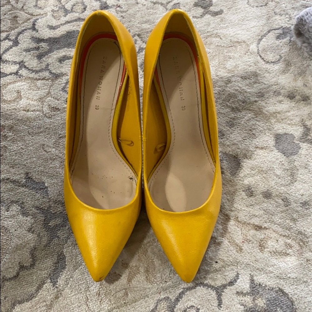 Mustard yellow Zara heels